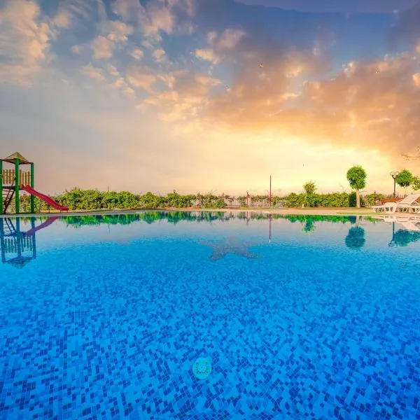 Holiday and Orchid Fort Noks Apartments, hotel in Sunny Beach