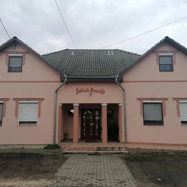 Iglódi Panzió, hotel v destinaci Kunszentmárton