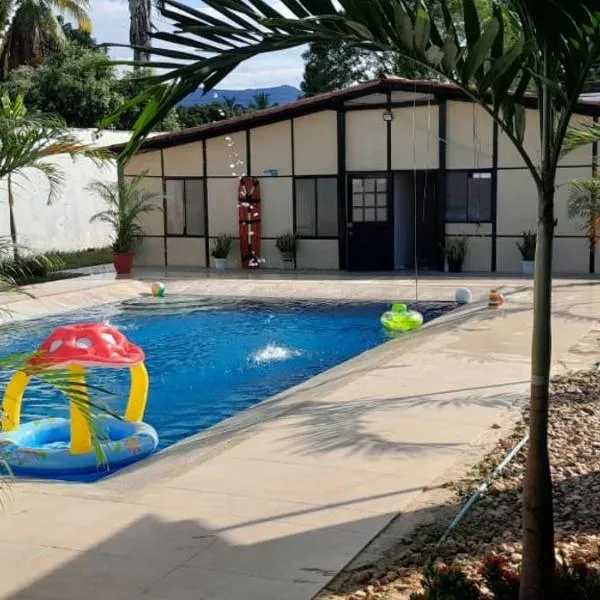 CASA QUINTA VILLA CECILIA CARMEN DE APICALA, hotel v destinaci Carmen de Apicalá