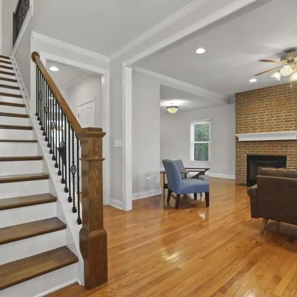 Housepitality - The Victorian Vacation Home, hotel in Columbus
