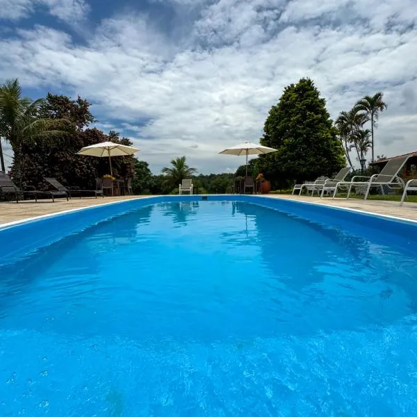 Pousada Espaço do Sol, hotel v destinaci Araçariguama