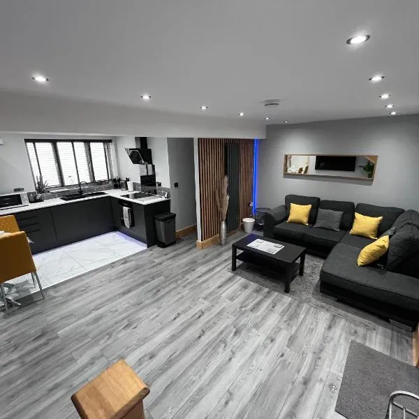Entire Two Bedroom Guest House & Free Parking, hotel in Nottingham
