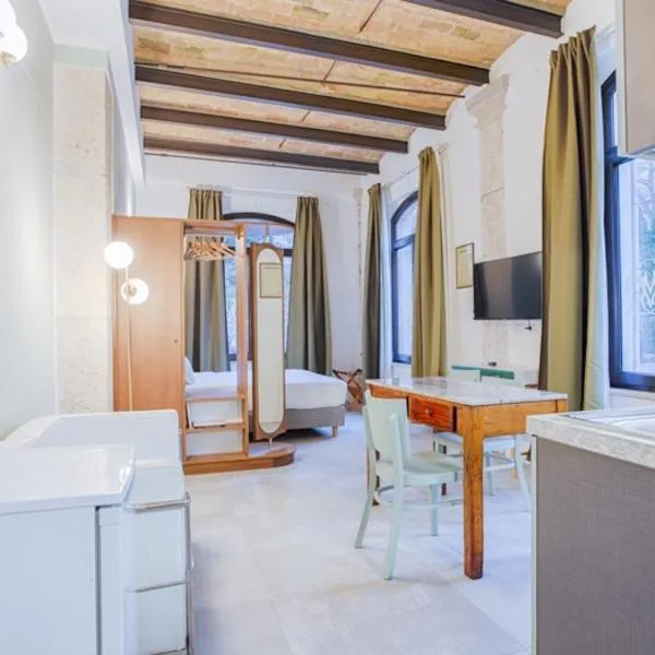 Villino Mari Camere con Parcheggio Privato Gratuito, hotel v destinaci Ascoli Piceno