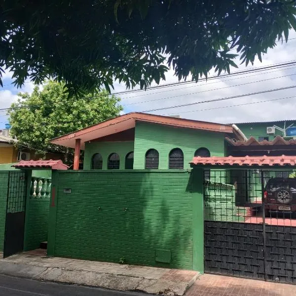 Residencial Andréa House, hotel in Praia Dourada