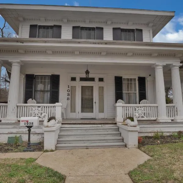 Renovated, Spacious, Historic., Hotel in Shreveport