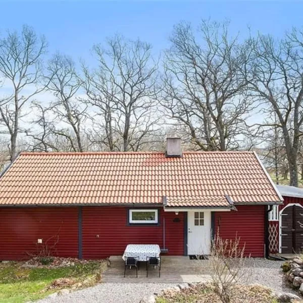 Ekbacken - naturskön stuga med närhet till havet, hotel v destinaci Nyköping