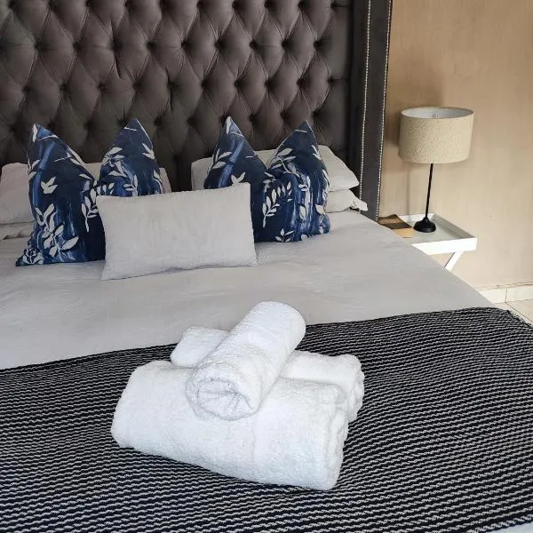 Onyx Luxury cottage, hotel in Randburg