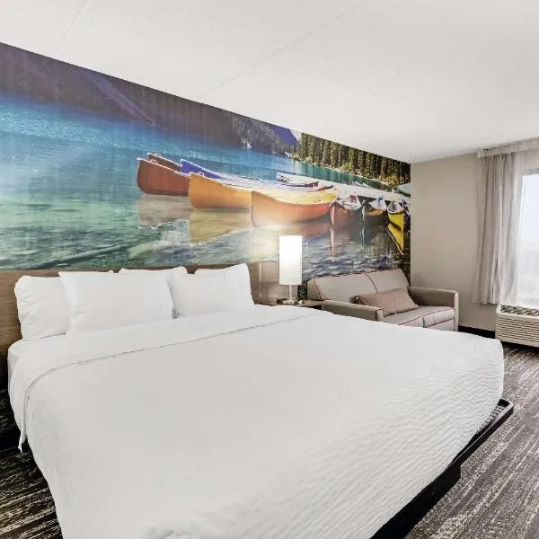 Clarion Pointe by Choice Hotel: Erie'de bir otel