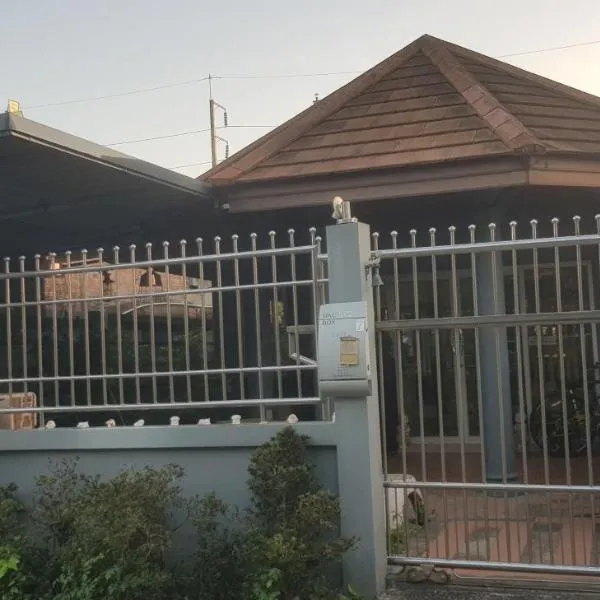 Pakin house, hotel v destinaci Ban Nua Khlong