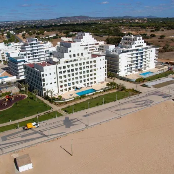Apartamentos Carteia, hotel v destinaci Quarteira