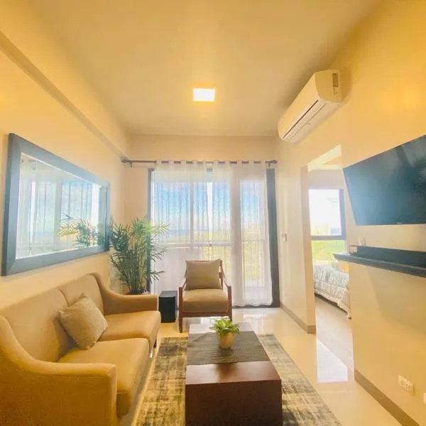 The mactan Newtwon Near Airport with POOL&BEACH access, hotel v destinaci Punta Engaño