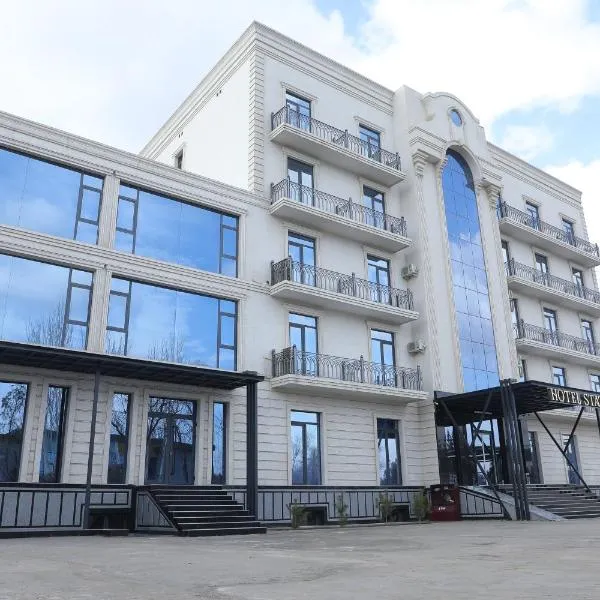 STATUS HOTEL、カルシのホテル
