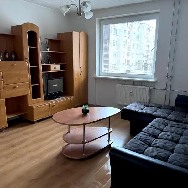 Cozy Self Check-in CITY CENTRE apartment, хотел в Мажейкяй