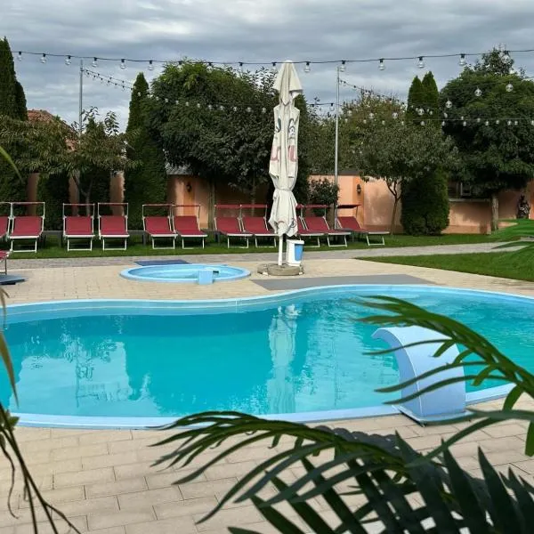 Pensiunea Roua Muntilor, hotel in Vadu Crişului