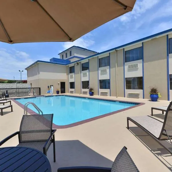 Baymont by Wyndham Ardmore I-35, hotel di Ardmore