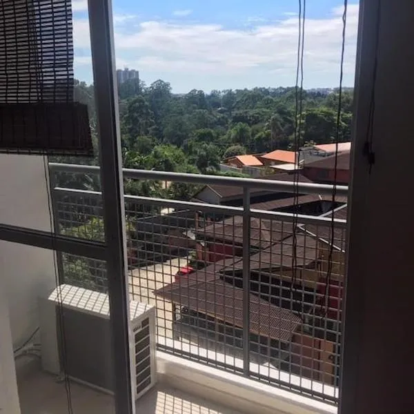 Flat na Granja Vianna, minimo de duas noites, hotel in Carapicuíba