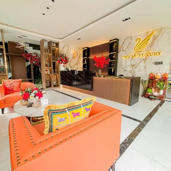 KHÁCH SẠN THƯ LÊ LUXURY，Ấp An Phú的飯店