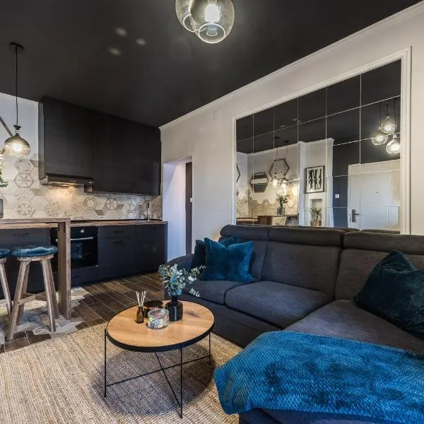 Apartments Marant - free private parking, hotel in Zadar