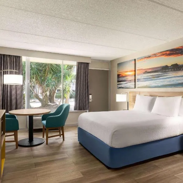 Days Inn by Wyndham Cocoa Beach Port Canaveral, hotel u gradu 'Cocoa Beach'