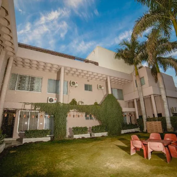 VIP House Peshawar, hotel v destinaci Péšávar