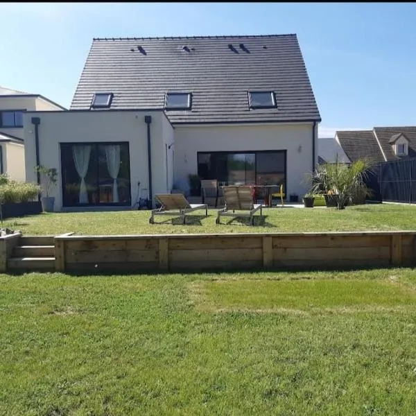 Maison 170m2 entre ville et campagne, hotel i Changé