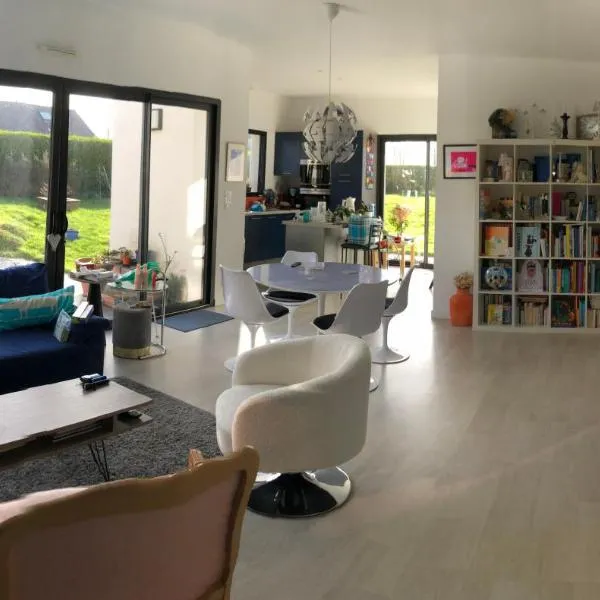 Villa aux portes de la presqu'ïle de Crozon, hotel v destinácii Plomodiern
