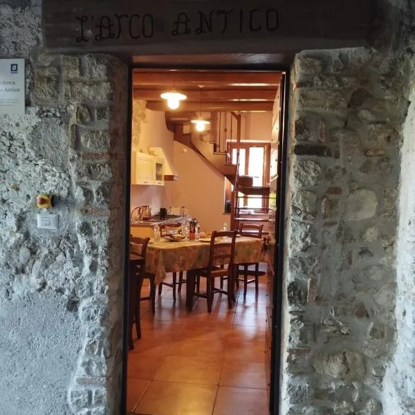 L'Arco Antico، فندق في Casalbuono