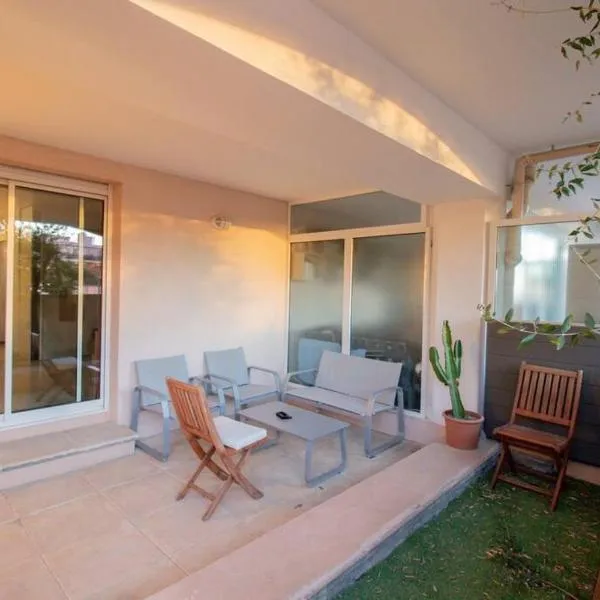 Charmant studio en centre-ville proche Monaco, hotel v destinaci Cap d'Ail