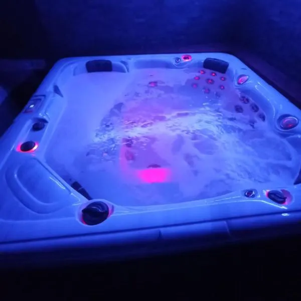 Villa Le Phoenix, hotel en Aux-Aussat