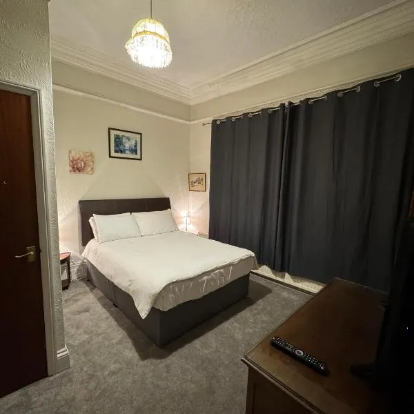 Hotels 24-7 - The Old Knoll Guesthouse, hotel in Newport