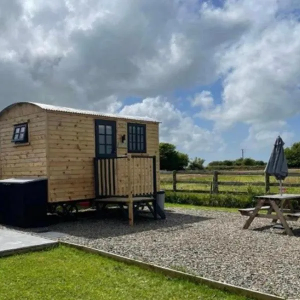 On the Moor Shepherds Huts โรงแรมในโบดมิน