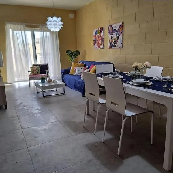 Apartment close to the sea: Marsaskala şehrinde bir otel