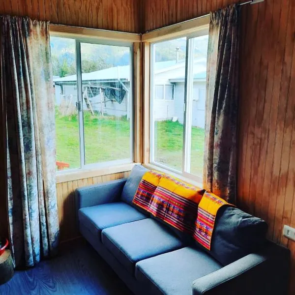 Cabañas Volcán Dormido, hotel in Hornopiren