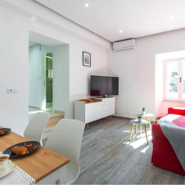 Apartment Blue Symphony, hotel i Cavtat