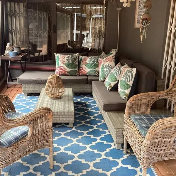 Suburban tranquility, hotel in Johannesburg