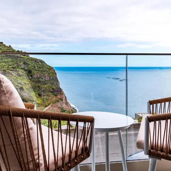 One Sweet World, Hotel in Calheta