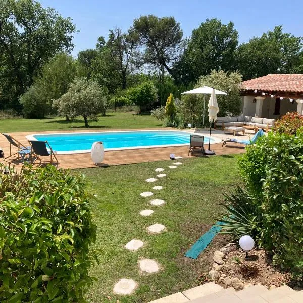 Halte Vintage. A l’ombre du saule., hotel v destinaci Carpentras