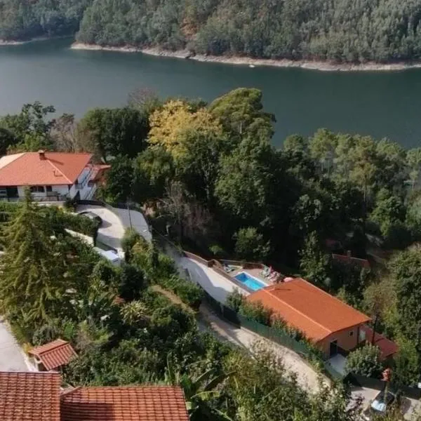 Casa Encosta do Rio-ferias no Gerês, hotel in Vieira do Minho