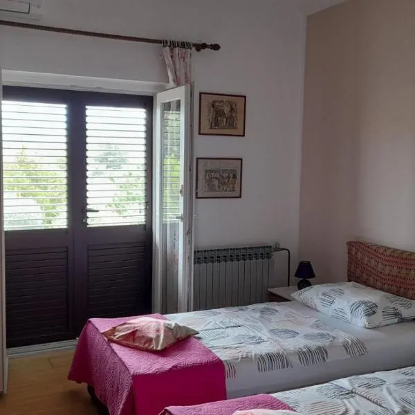 Family Apartment Tonko with King's Bed, hotel v destinaci Matulji