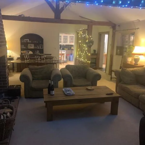 Relaxing country cottage bungalow, ξενοδοχείο σε Yaxley