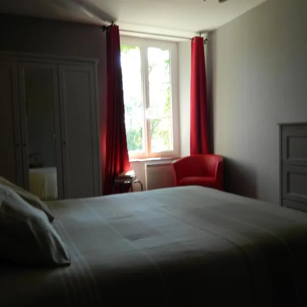Meublés de tourisme La Reserve, hotel em Saint-Pierre-les-Bois
