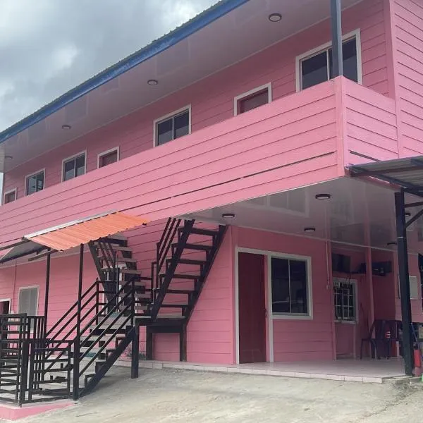 Kundasang Pink Homestay, hotel v destinaci Kampong Kundassan