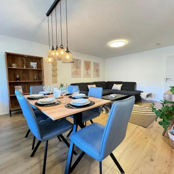 3 Zimmer Apartment, 90 qm, ruhig und zentrumsnah, max 6 Pers, 15 qm Balkon , private Garage, Internet 1000 MBit, hotel v destinácii Sindelfingen