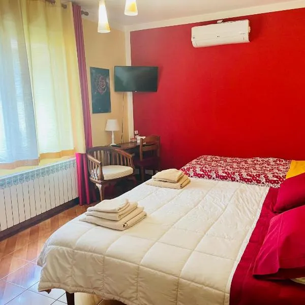 Bed and Breakfast L'Albero Maestro, hotel in Borgofranco dʼIvrea