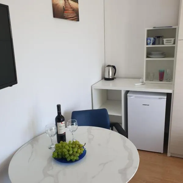Soba brez balkona – hotel w mieście Stara Novalja