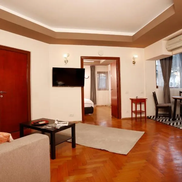 Chill and Relax spacious 3BR up to 8 Guests!! Old Town, hotel di Bukares