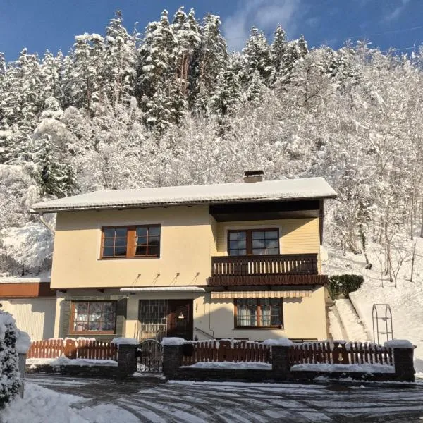 aNNa s Cozy Home with Private Forest, Canopy Terrace & Parking, near Red Bull Ring, מלון בזנקט מיכאל אין אוברשטירמארק