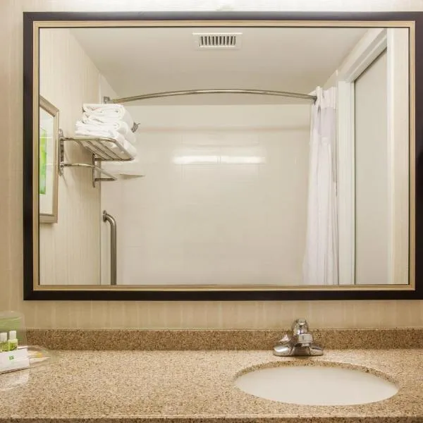 Holiday Inn Toronto International Airport by IHG, hotel v destinaci Toronto