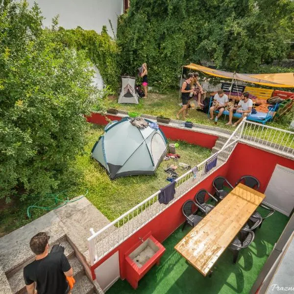 Mostar Downtown Hostel, hotel in Mostar