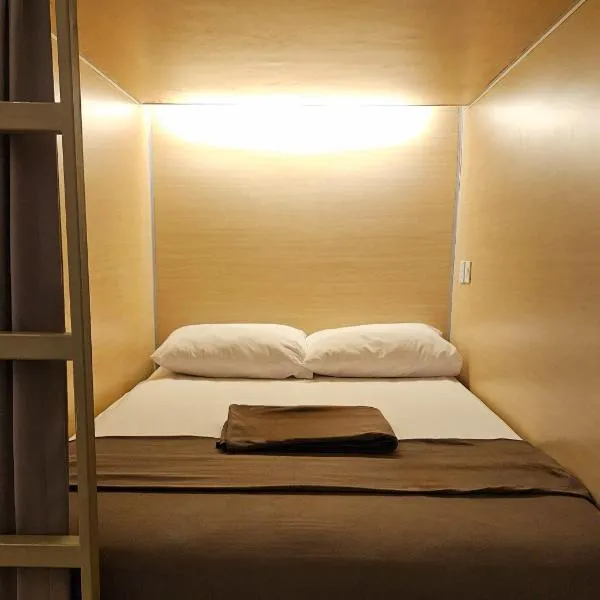 Fora Capsule Hostel Tuban Kuta Bali, hotel v Kutě